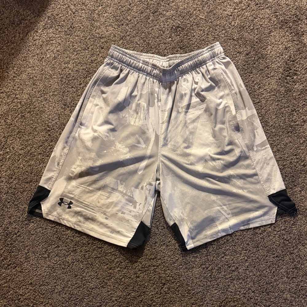 Under Armour Men's Camouflage Gray Athletic Shorts